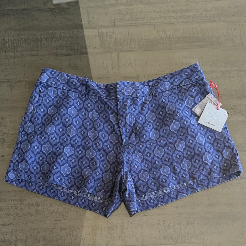 100% Linen Indigo Print Shorts. Womens Size 8. Inseam 3 inch. NWT Cynthia Rowley
